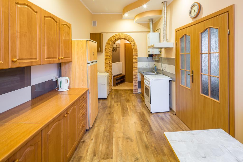 Apartamento Rynok Square 5 Зі Світлом! Leópolis Exterior foto